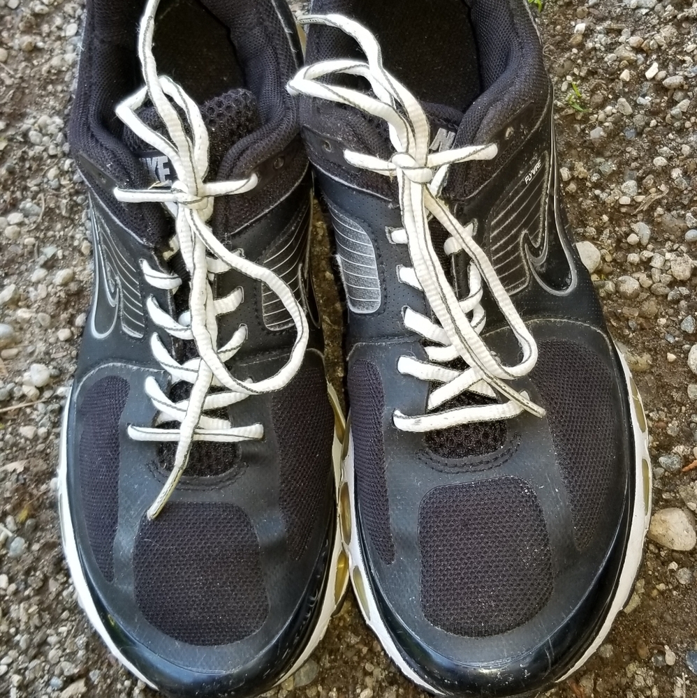 Size 9 Men's Nike Running Sneakers